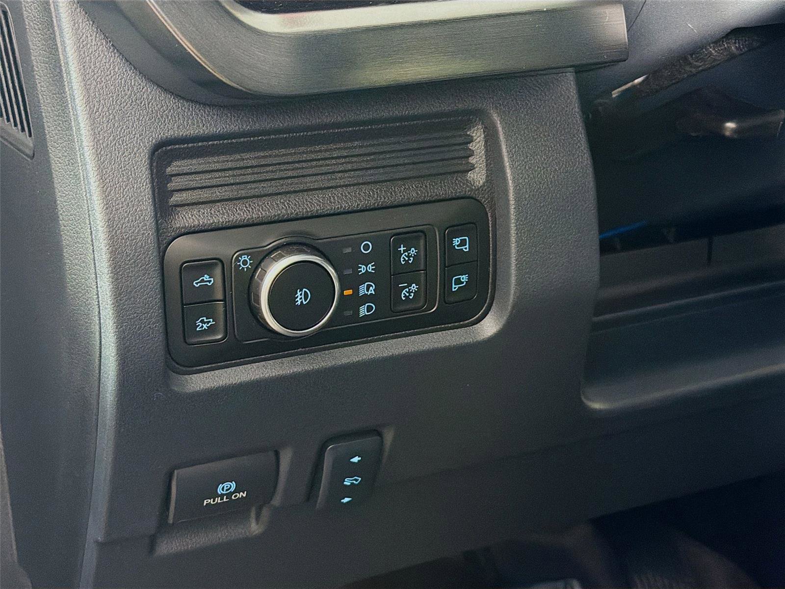 Used 2026 Ford F350 Lariat w/ Black Appearance Package image 10