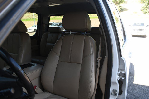 Used 2008 Chevrolet Silverado 2500 LTZ w/ Safety Package AWD/4WD image 17