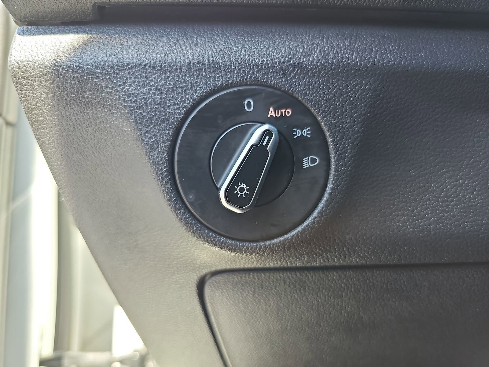 Used 2022 Volkswagen Jetta Sport image 27