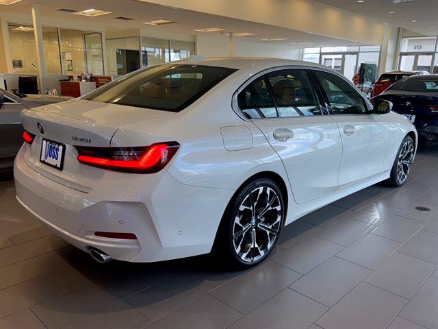 New 2025 BMW 330i xDrive Sedan w/ Premium Package AWD/4WD image 25