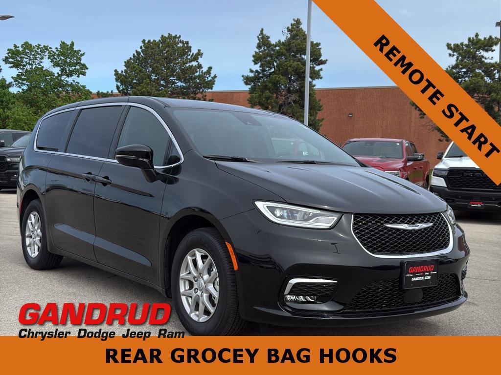 New 2026 Chrysler Pacifica Select FWD image 1