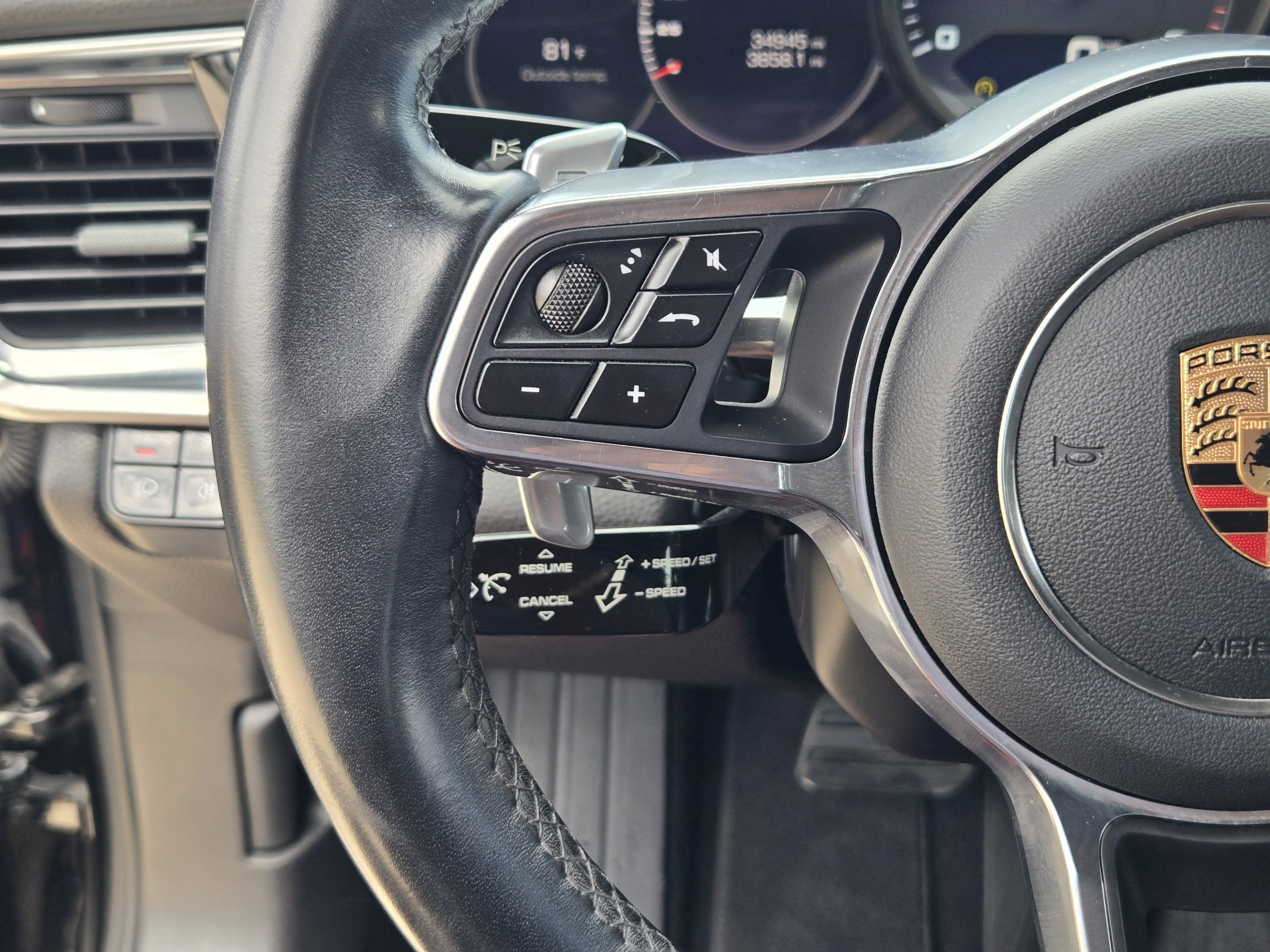 Used 2017 Porsche Panamera image 25