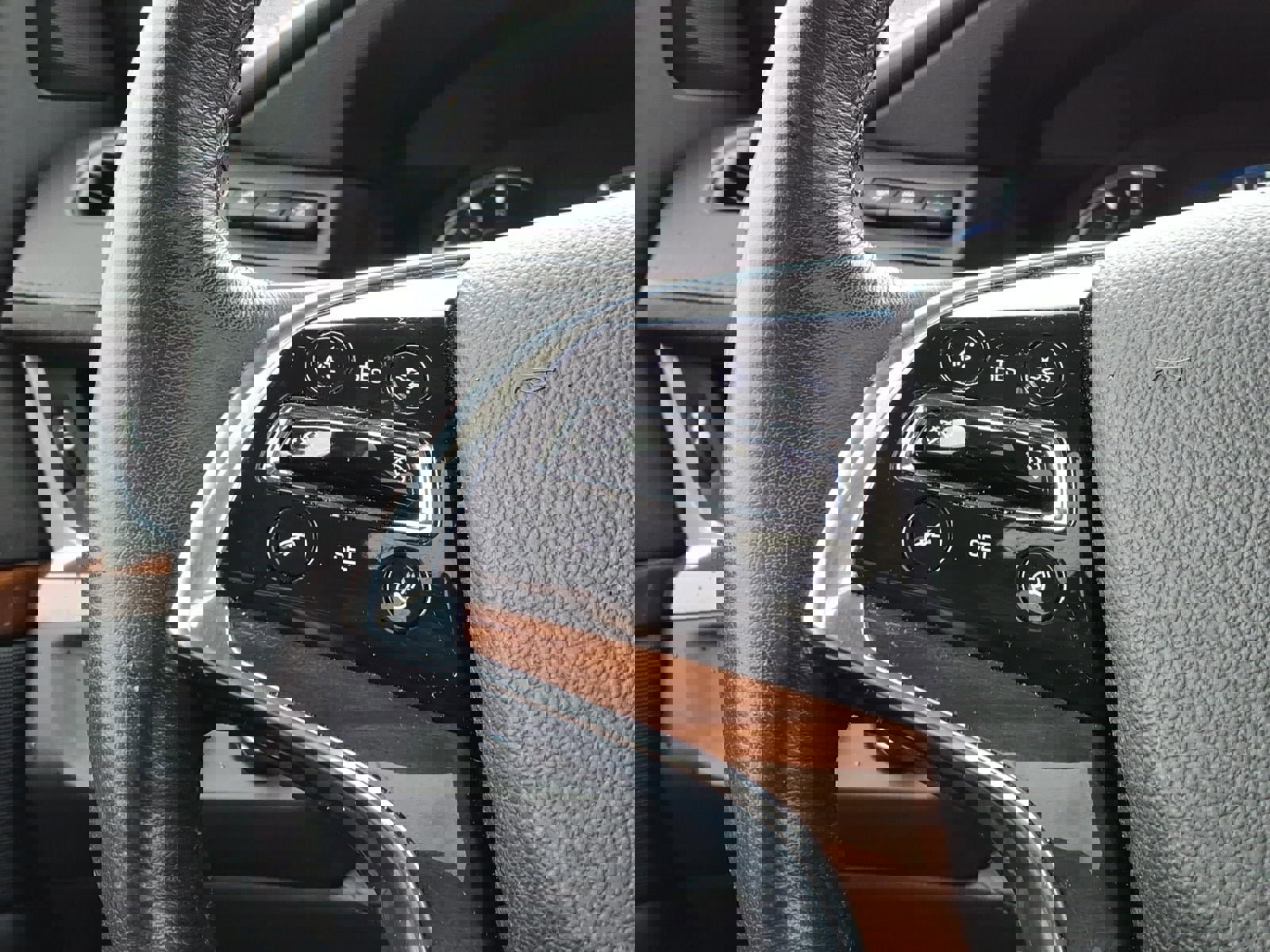 Used 2019 Cadillac Escalade Premium Luxury AWD/4WD image 27