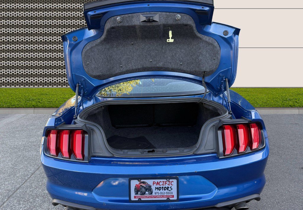 Used 2018 Ford Mustang Coupe image 38