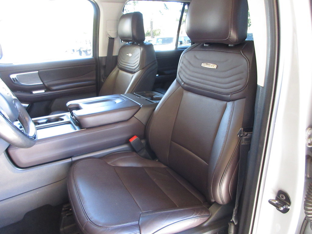 Certified 2025 Ford Expedition Max Platinum w/ Platinum Ultimate Package AWD/4WD image 12