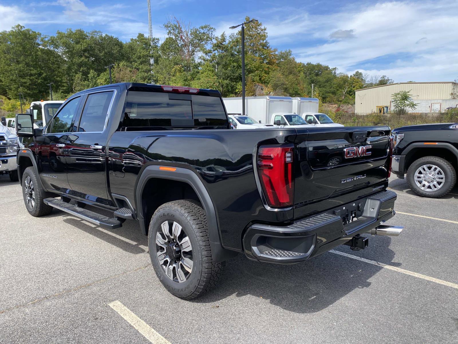 New 2026 GMC Sierra 2500 Denali w/ Denali Reserve Package image 3