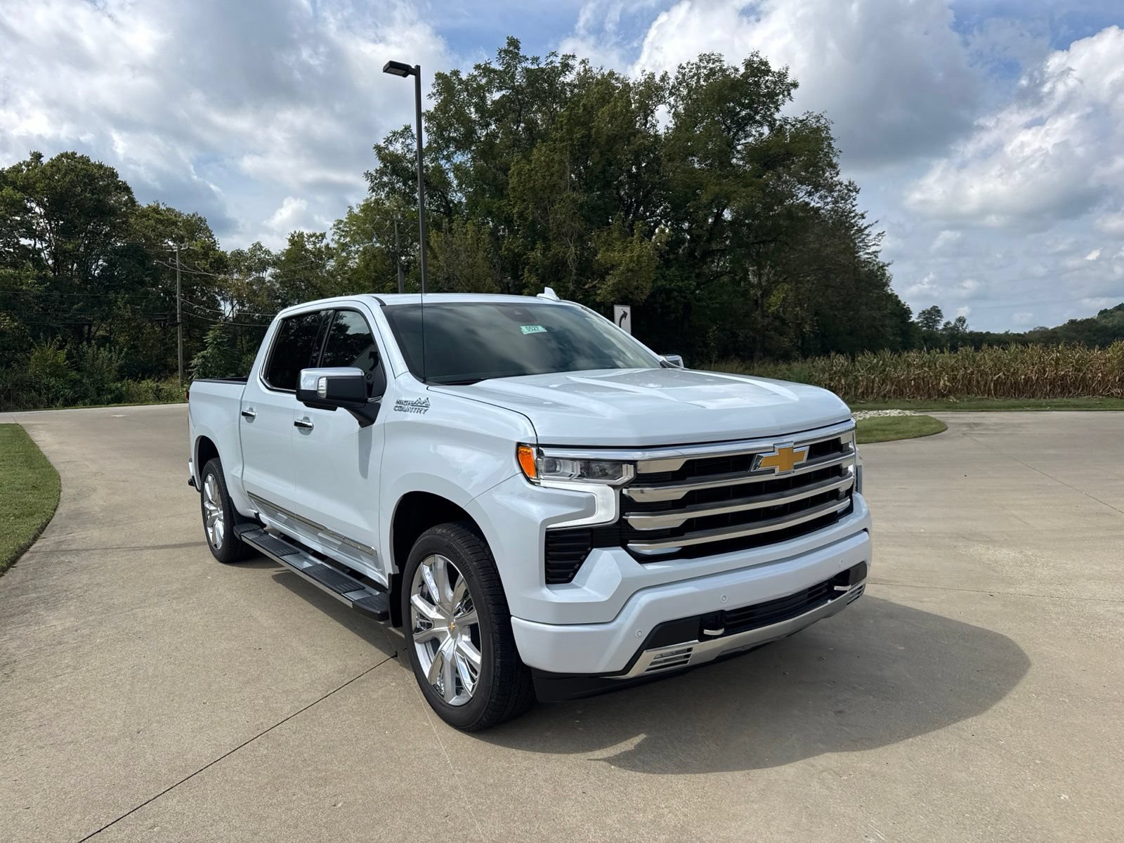 New 2026 Chevrolet Silverado 1500 High Country w/ High Country Premium Package AWD/4WD image 3
