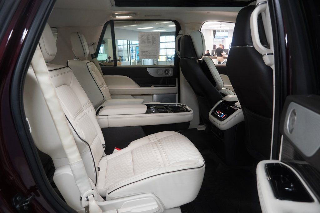Used 2018 Lincoln Navigator Black Label image 35