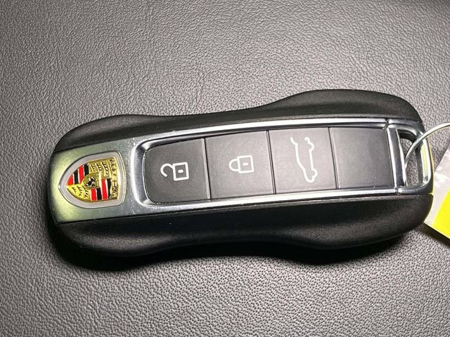 Certified 2025 Porsche Cayenne Coupe AWD/4WD image 45