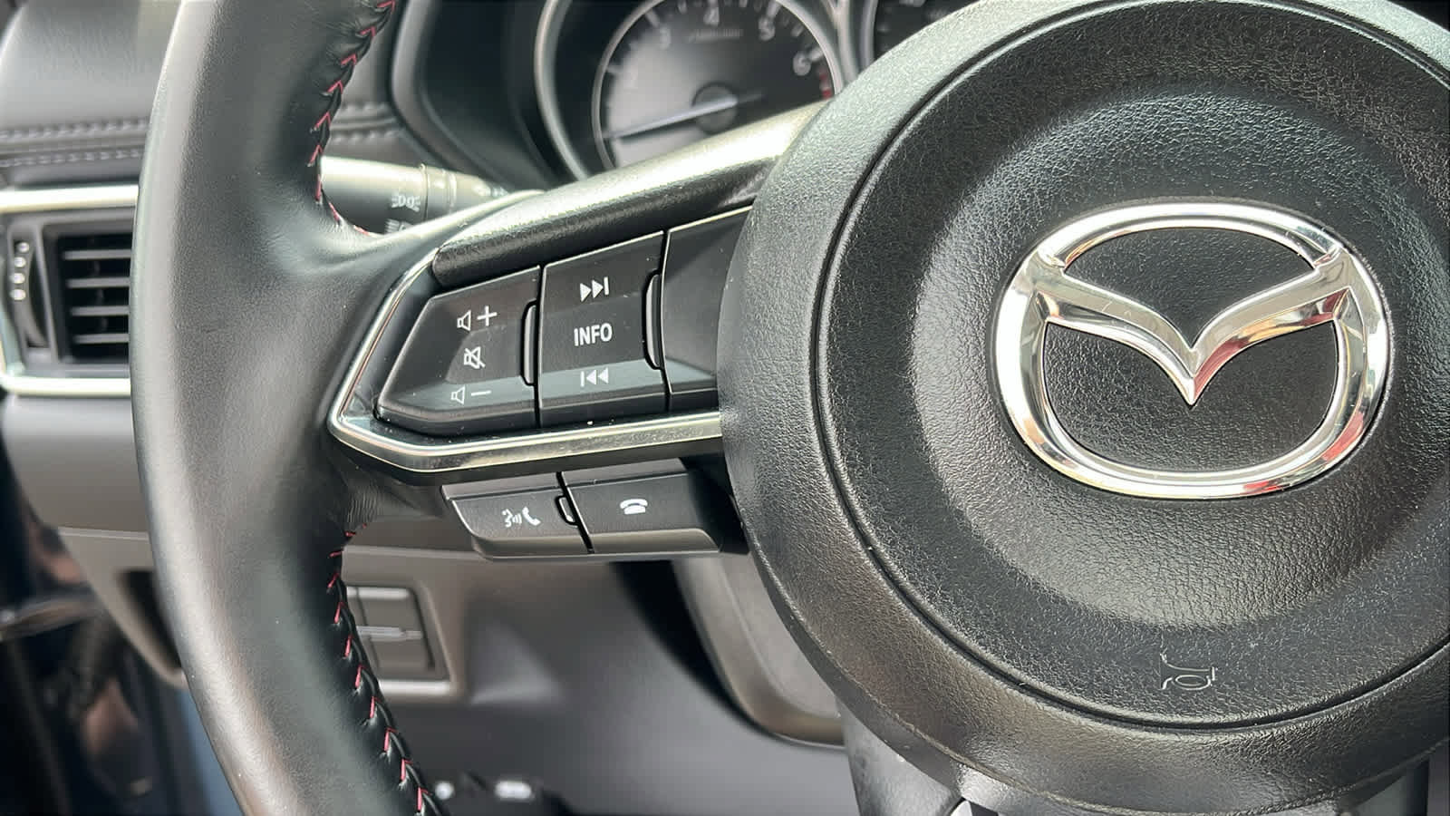 Used 2023 MAZDA CX-5 Carbon Edition image 12