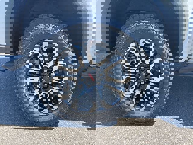 Used 2025 GMC Canyon AT4 w/ Nightfall Edition image 26