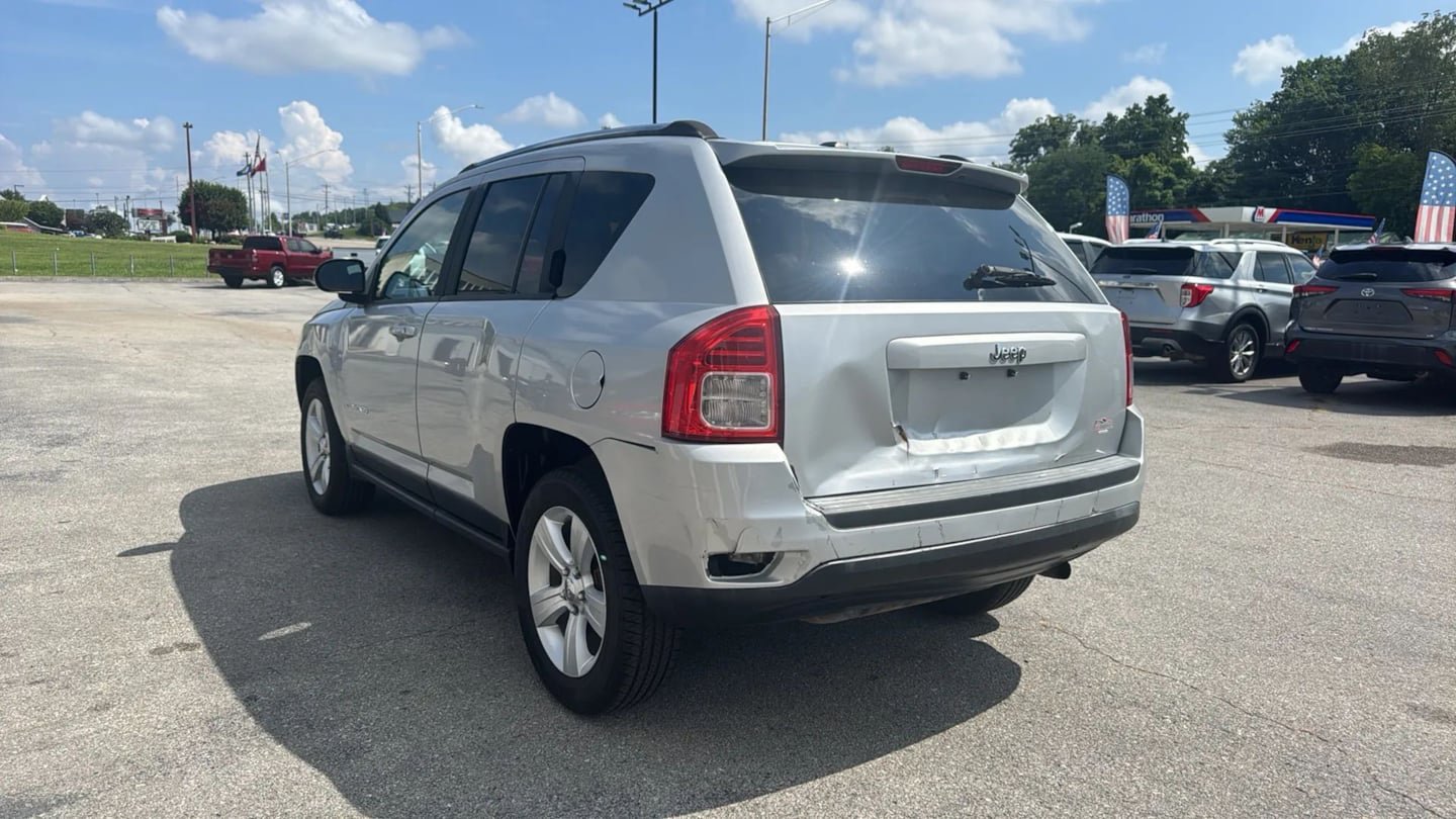 Used 2013 Jeep Compass Sport FWD image 3