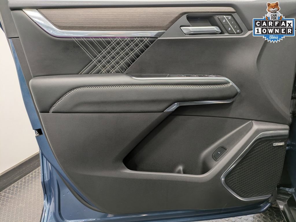 Used 2025 GMC Acadia Denali w/ LPO, Floor Liner Package image 8