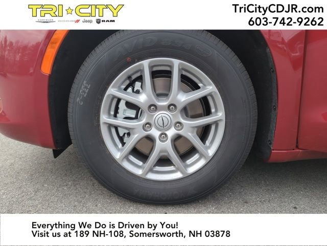 New 2026 Chrysler Voyager LX image 26