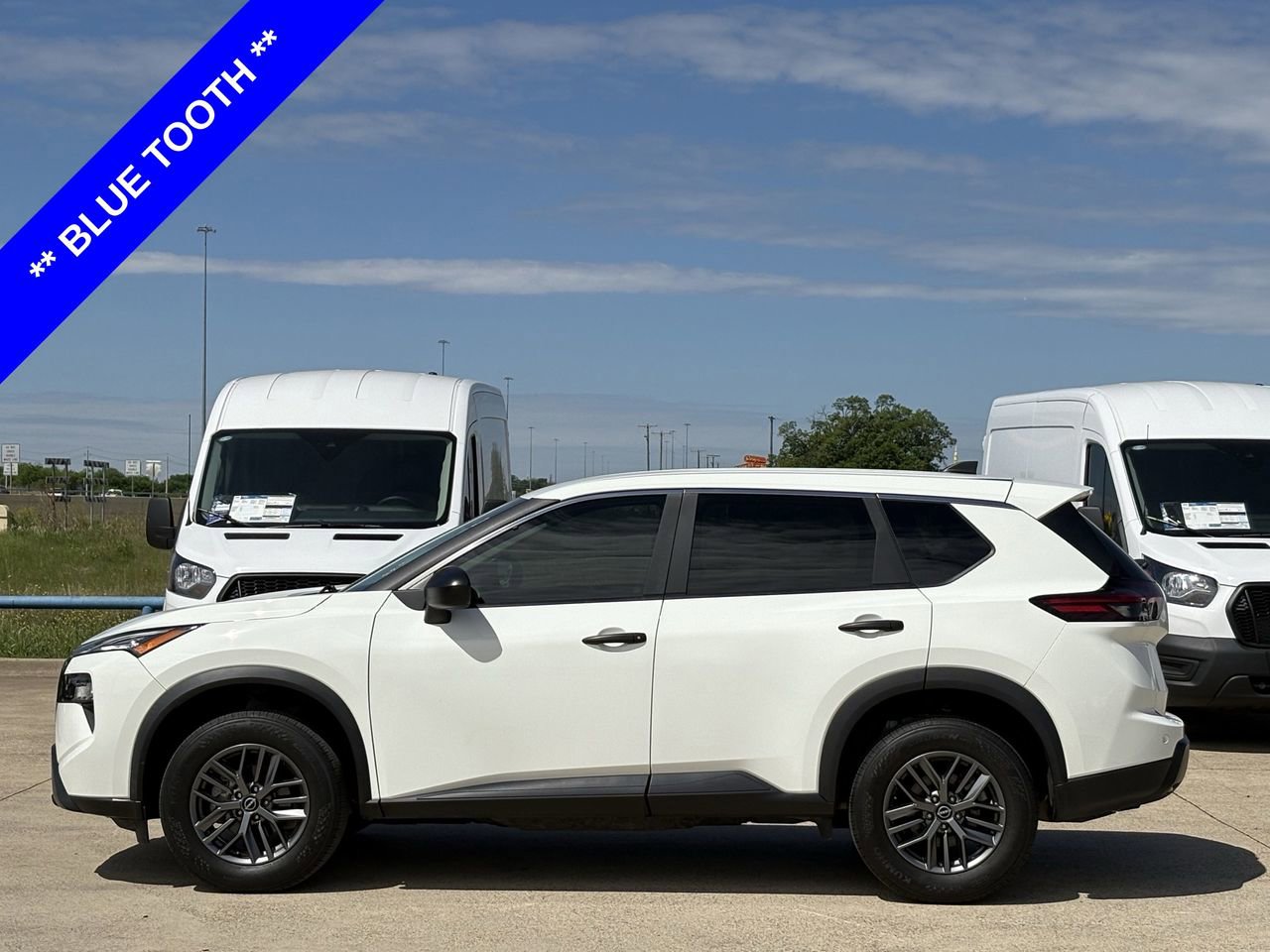 Used 2024 Nissan Rogue S image 3