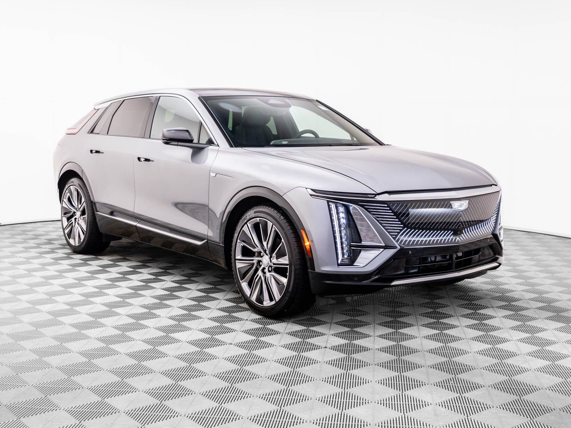 Certified 2025 Cadillac Lyriq Luxury w/ LPO, Floor Liner Package AWD/4WD image 8