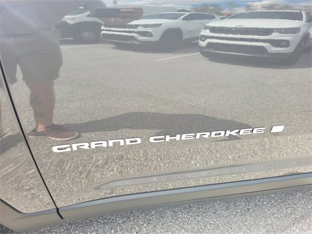 New 2025 Jeep Grand Cherokee Limited image 3