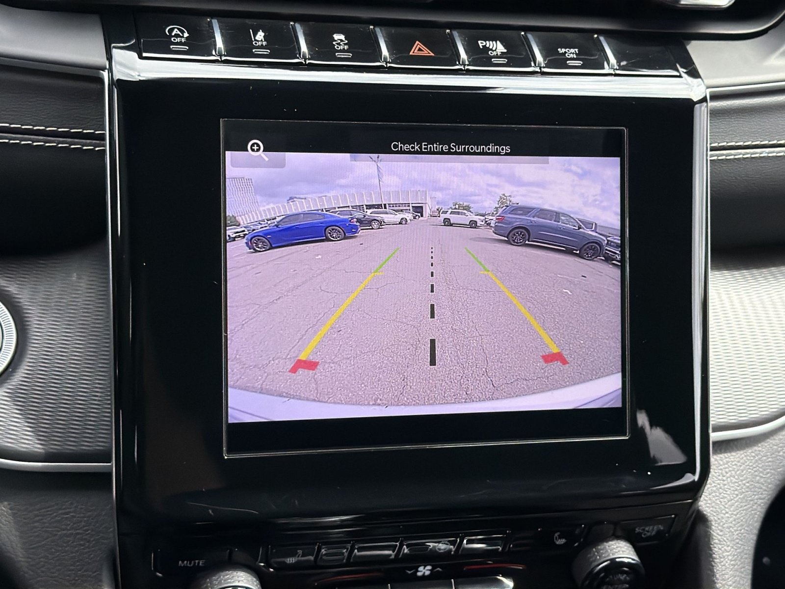 Used 2023 Jeep Grand Cherokee Altitude AWD/4WD image 19