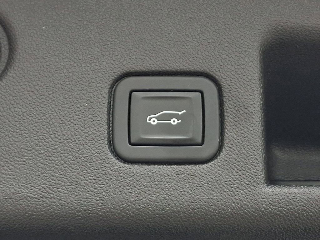 Used 2020 Chevrolet Equinox LT AWD/4WD image 30