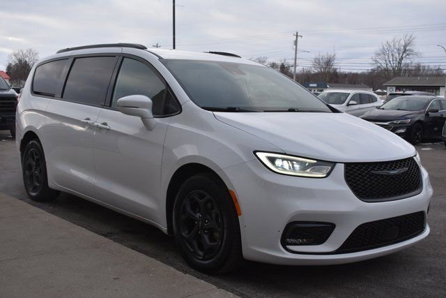 Used 2021 Chrysler Pacifica Limited w/ S Appearance Package image 7