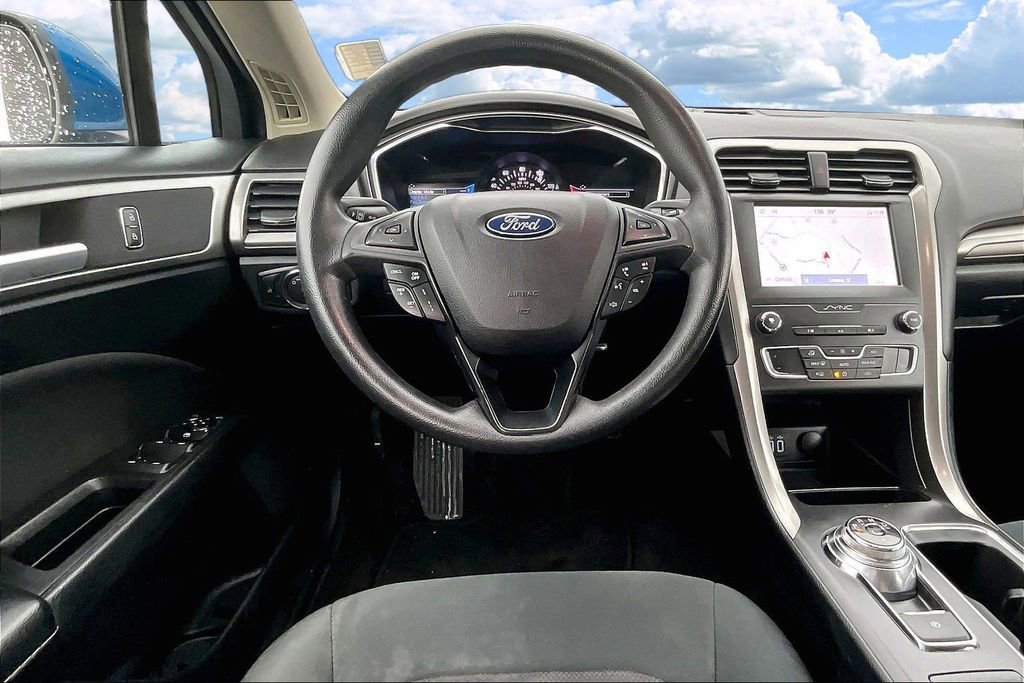 Used 2020 Ford Fusion SE image 10