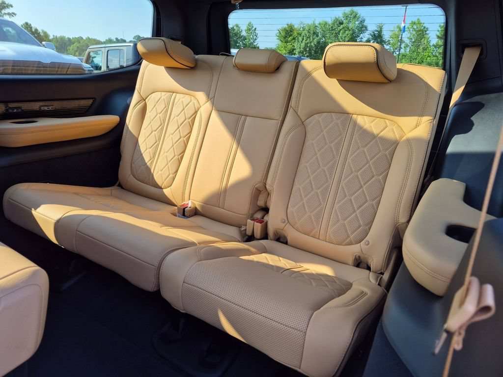 New 2026 Jeep Grand Wagoneer Summit AWD/4WD image 25
