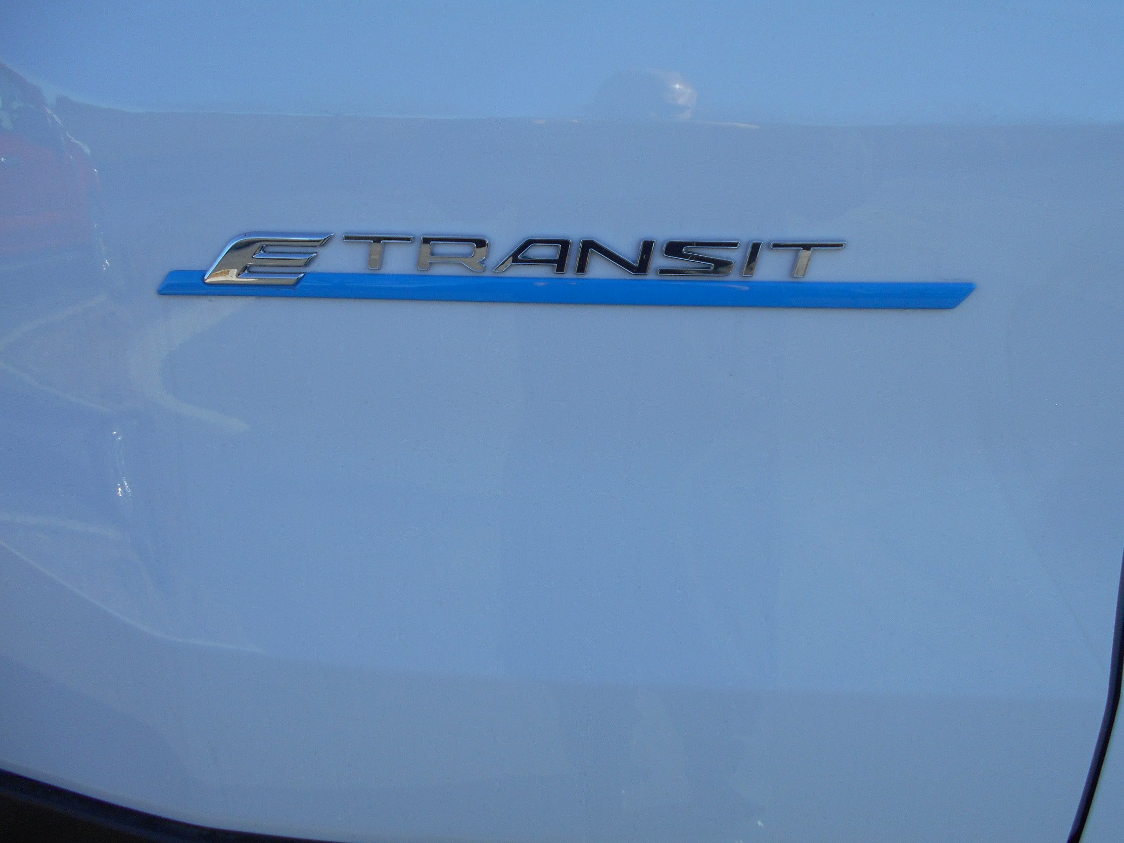 Used 2022 Ford E-Transit Medium Roof w/ Load Area Protection Package RWD image 15