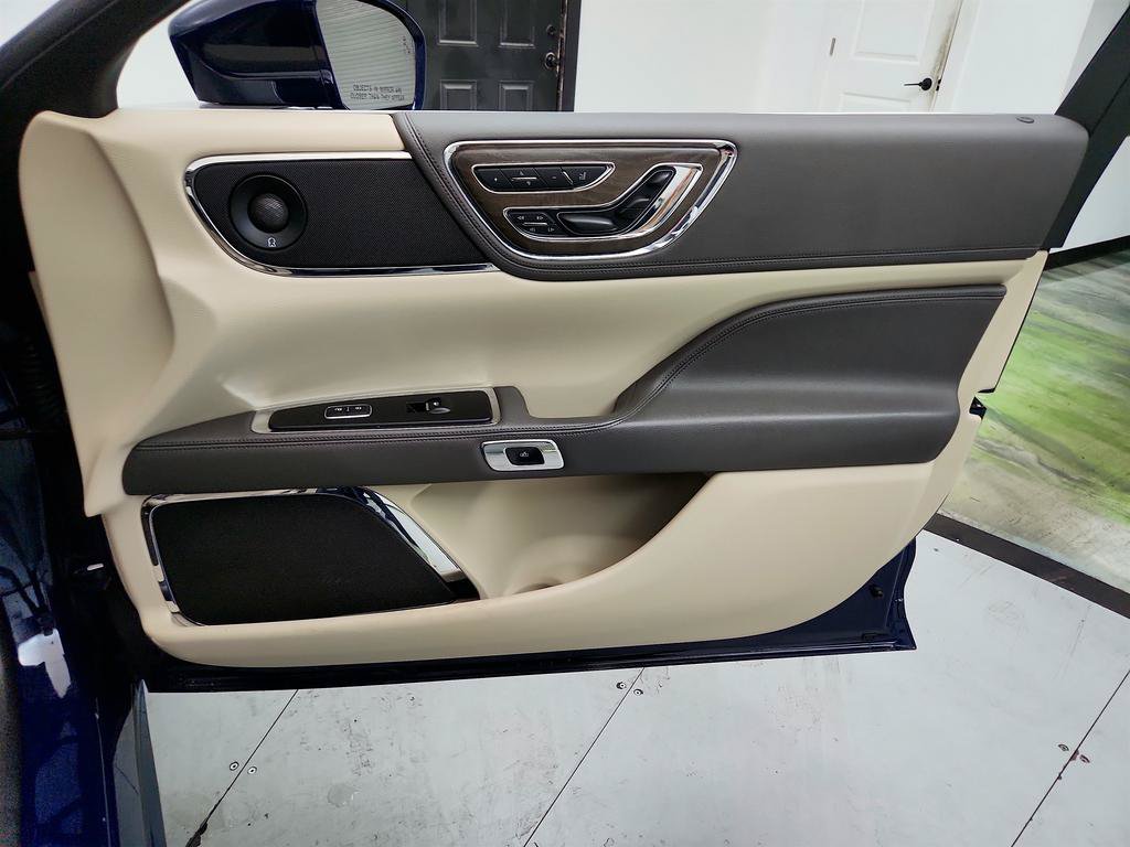 Used 2018 Lincoln Continental Reserve AWD/4WD image 26