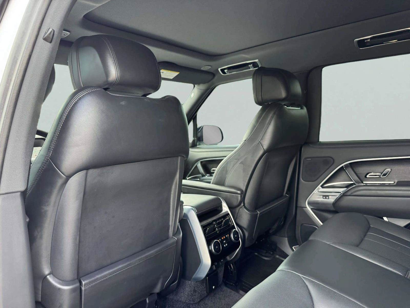 Used 2024 Land Rover Range Rover SE AWD/4WD image 39