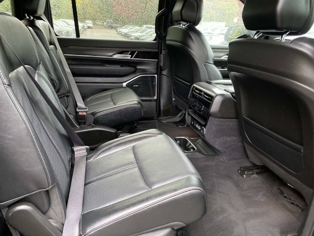 Used 2024 Jeep Wagoneer Series II AWD/4WD image 20