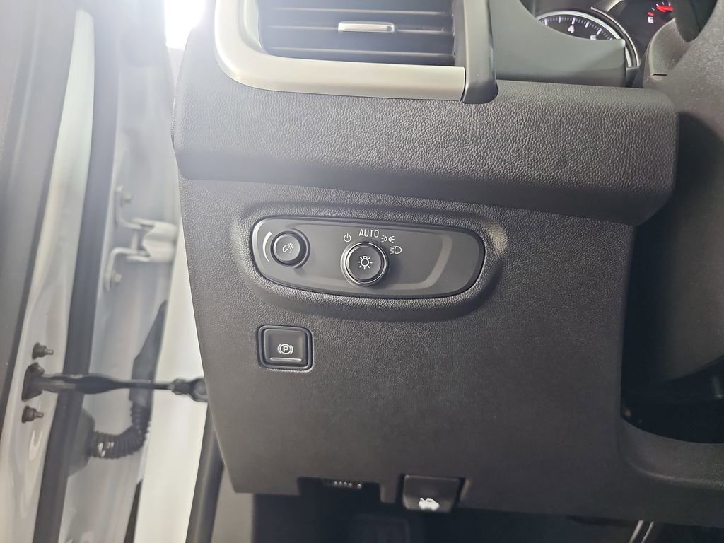 Certified 2023 GMC Terrain SLE w/ Driver Convenience Package image 31