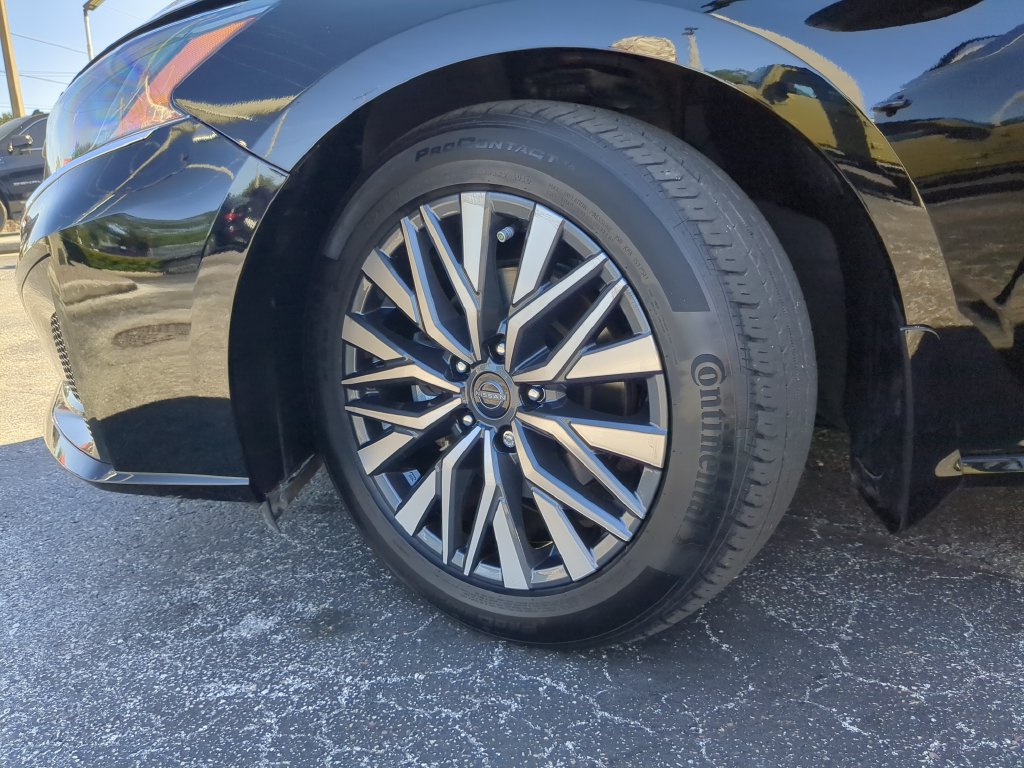 Used 2023 Nissan Altima 2.5 SV FWD image 32