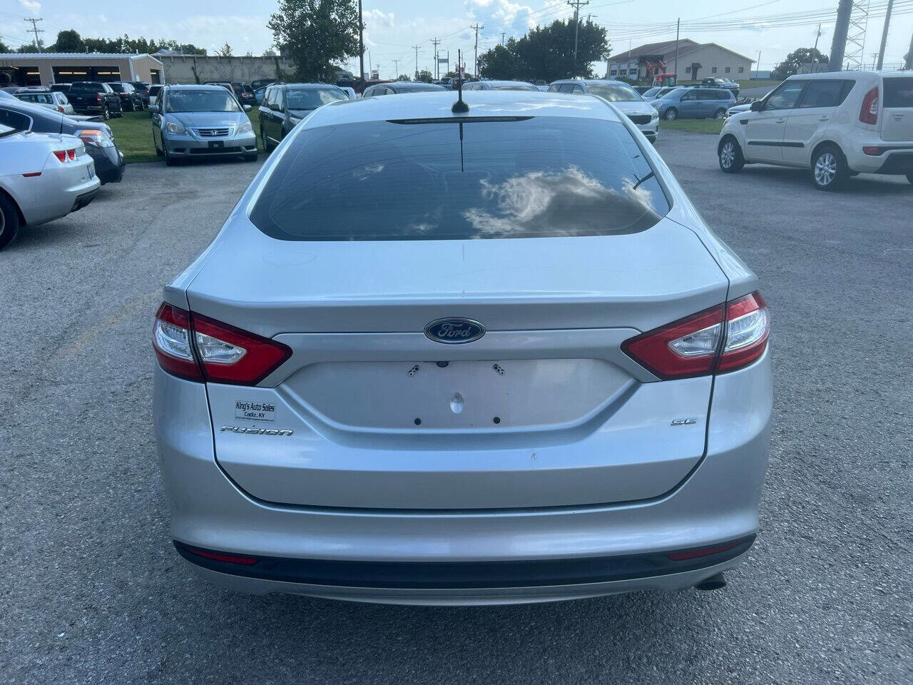 Used 2015 Ford Fusion SE FWD image 8