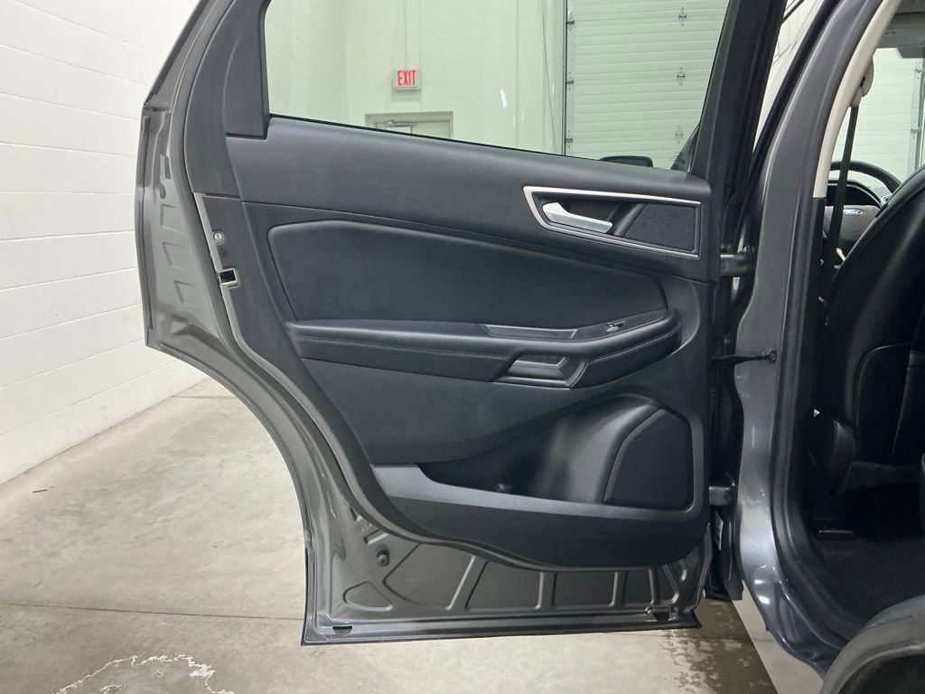 Used 2023 Ford Edge SEL image 18