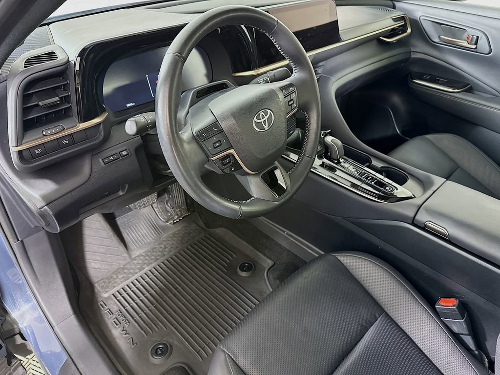 Used 2025 Toyota Crown Limited w/ Advanced Technology Package AWD/4WD image 16