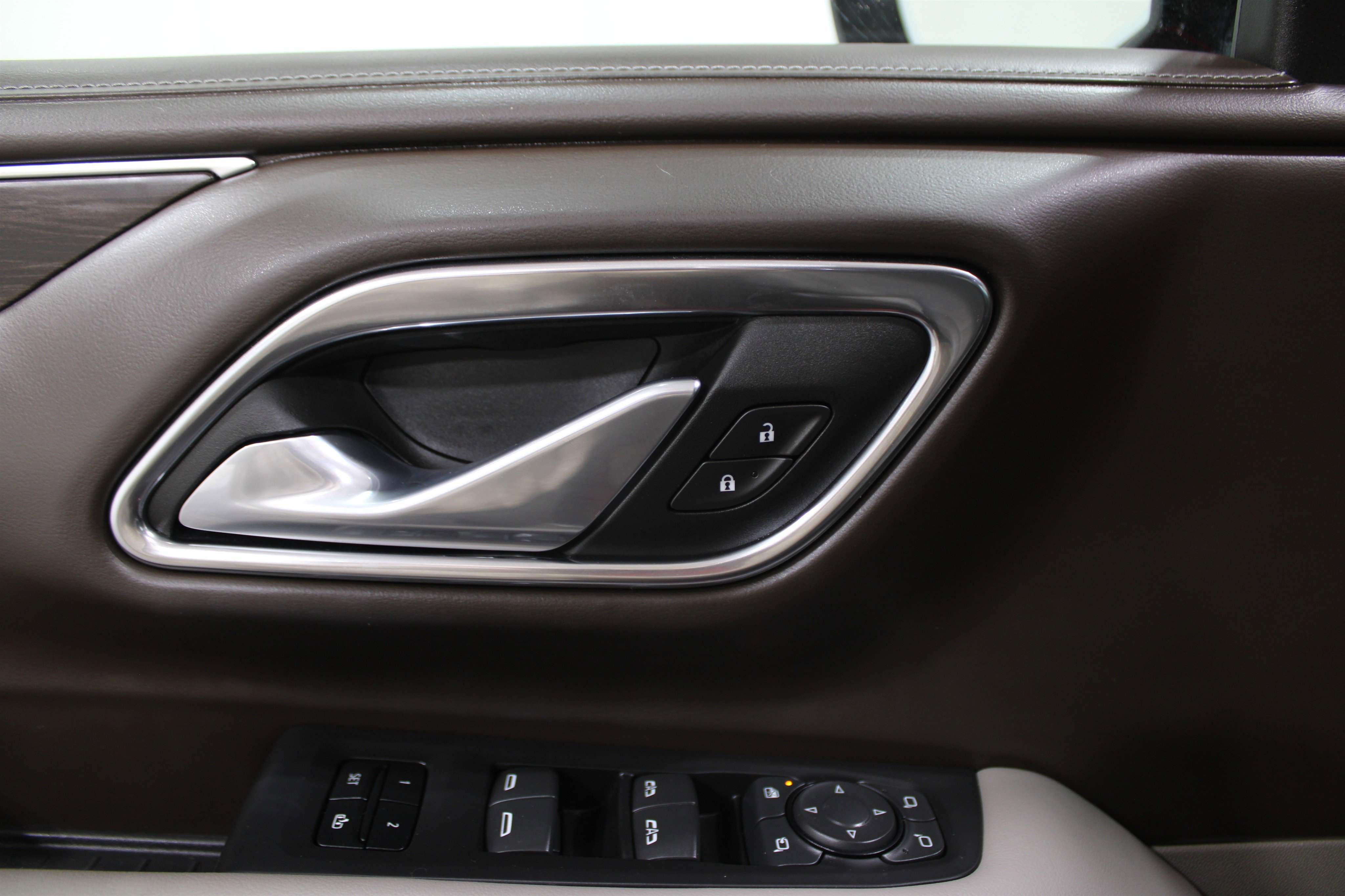 Used 2024 Chevrolet Tahoe LT w/ Luxury Package image 8