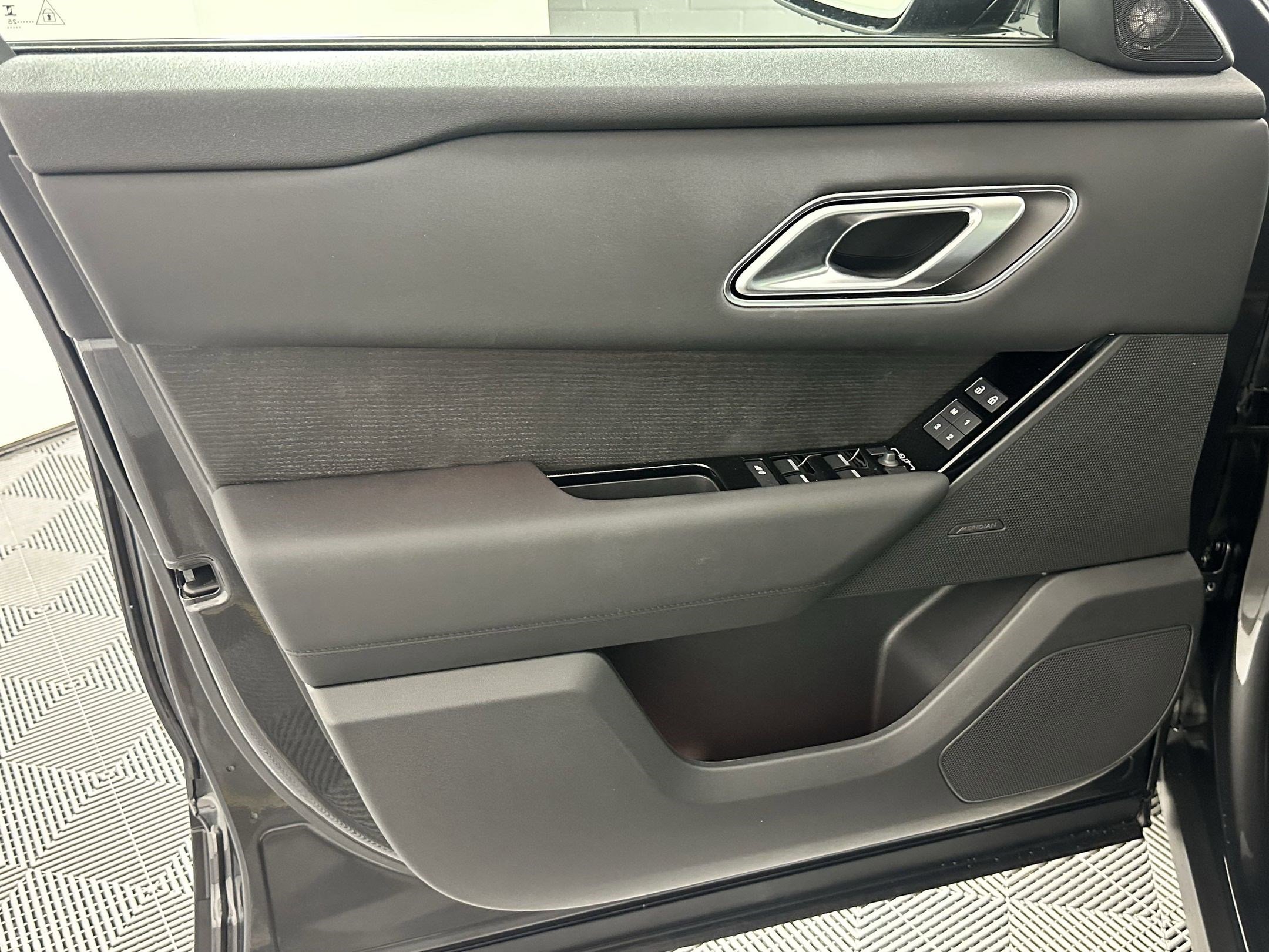 New 2026 Land Rover Range Rover Velar S image 11