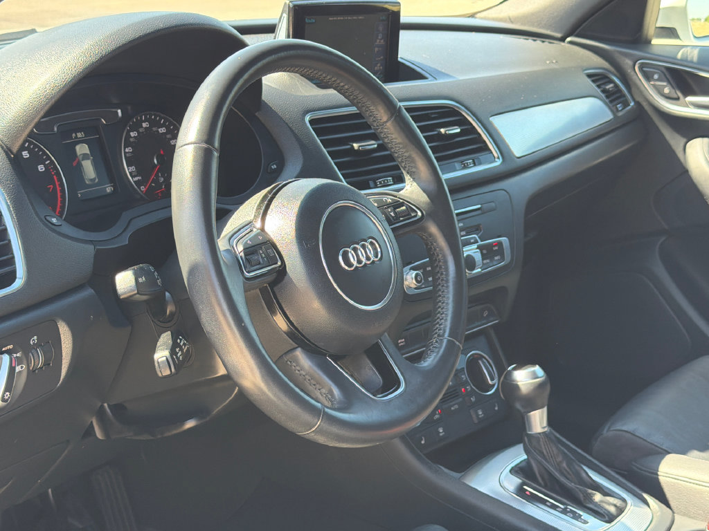 Used 2018 Audi Q3 2.0T Premium Plus w/ Premium Plus Package FWD image 21