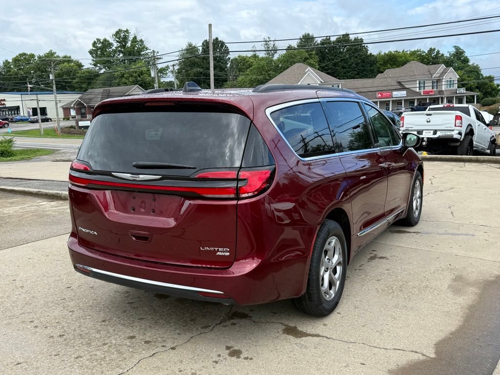 Used 2023 Chrysler Pacifica Limited w/ Uconnect Theater Family Group AWD/4WD image 6
