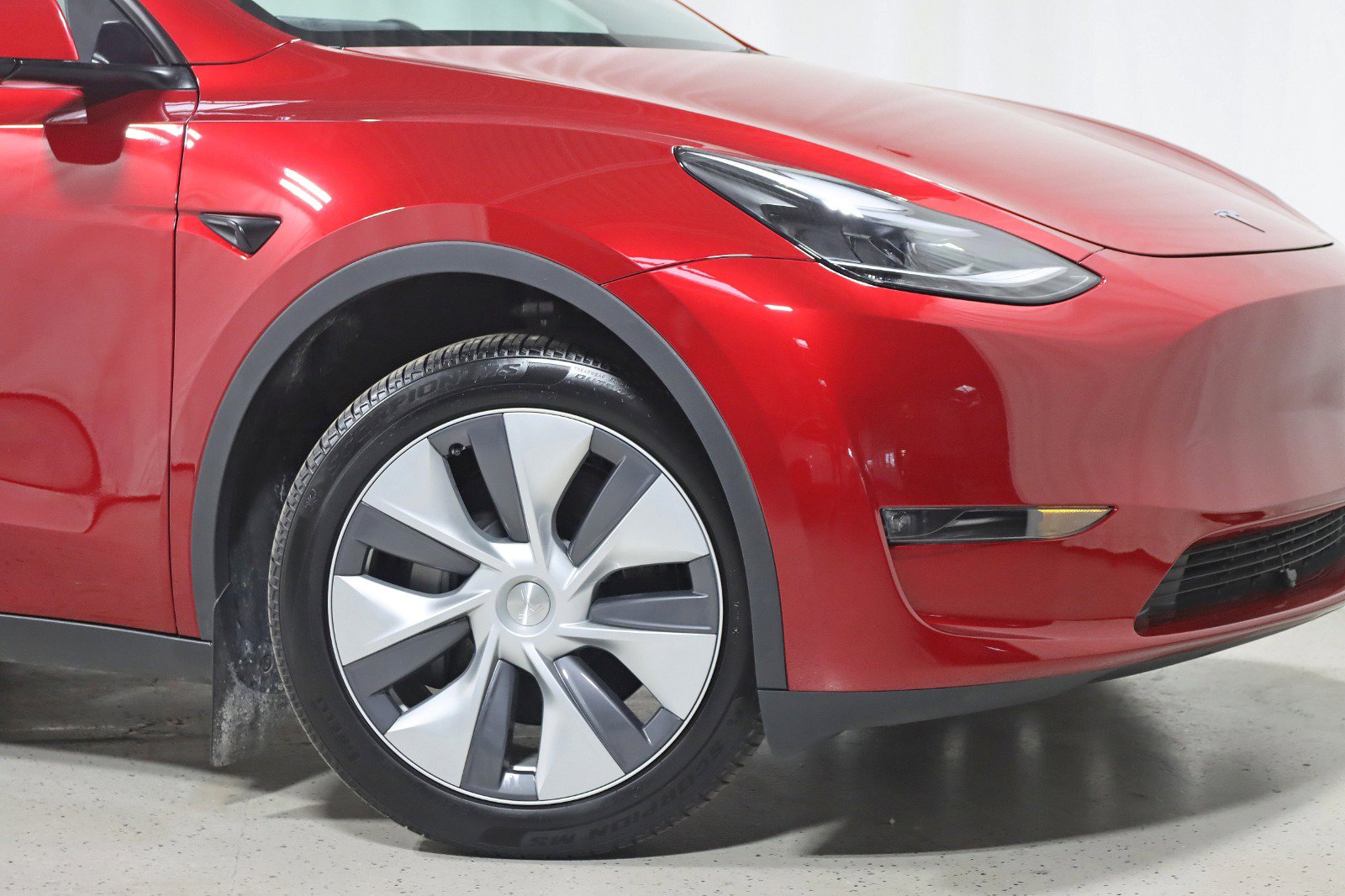Used 2024 Tesla Model Y Long Range AWD/4WD image 5