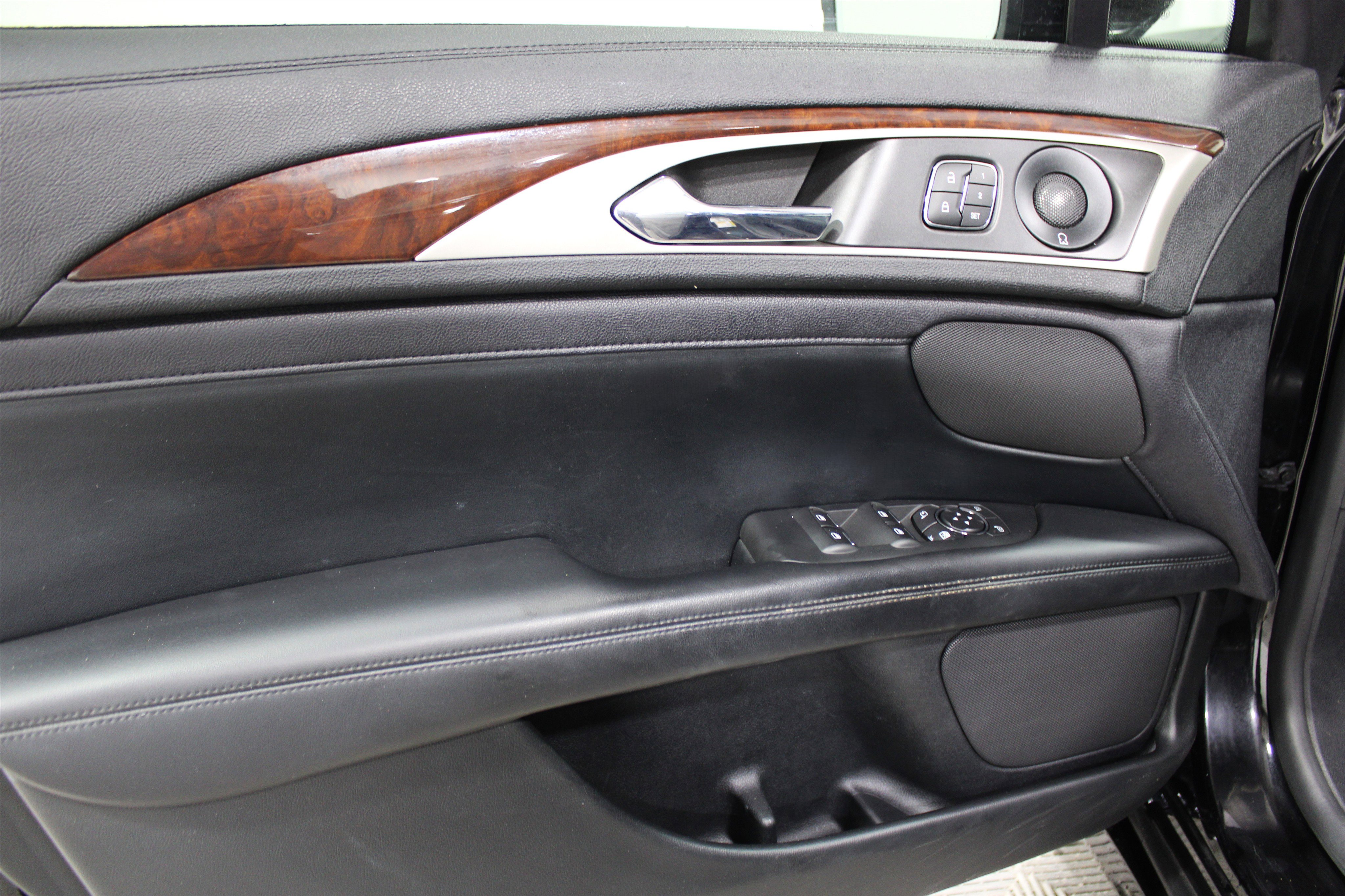 Used 2020 Lincoln MKZ Reserve w/ Monochromatic Package FWD image 5