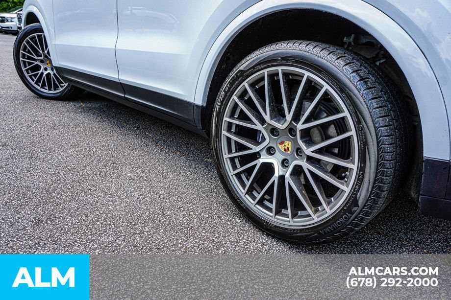 Used 2022 Porsche Cayenne Platinum Edition AWD/4WD image 15