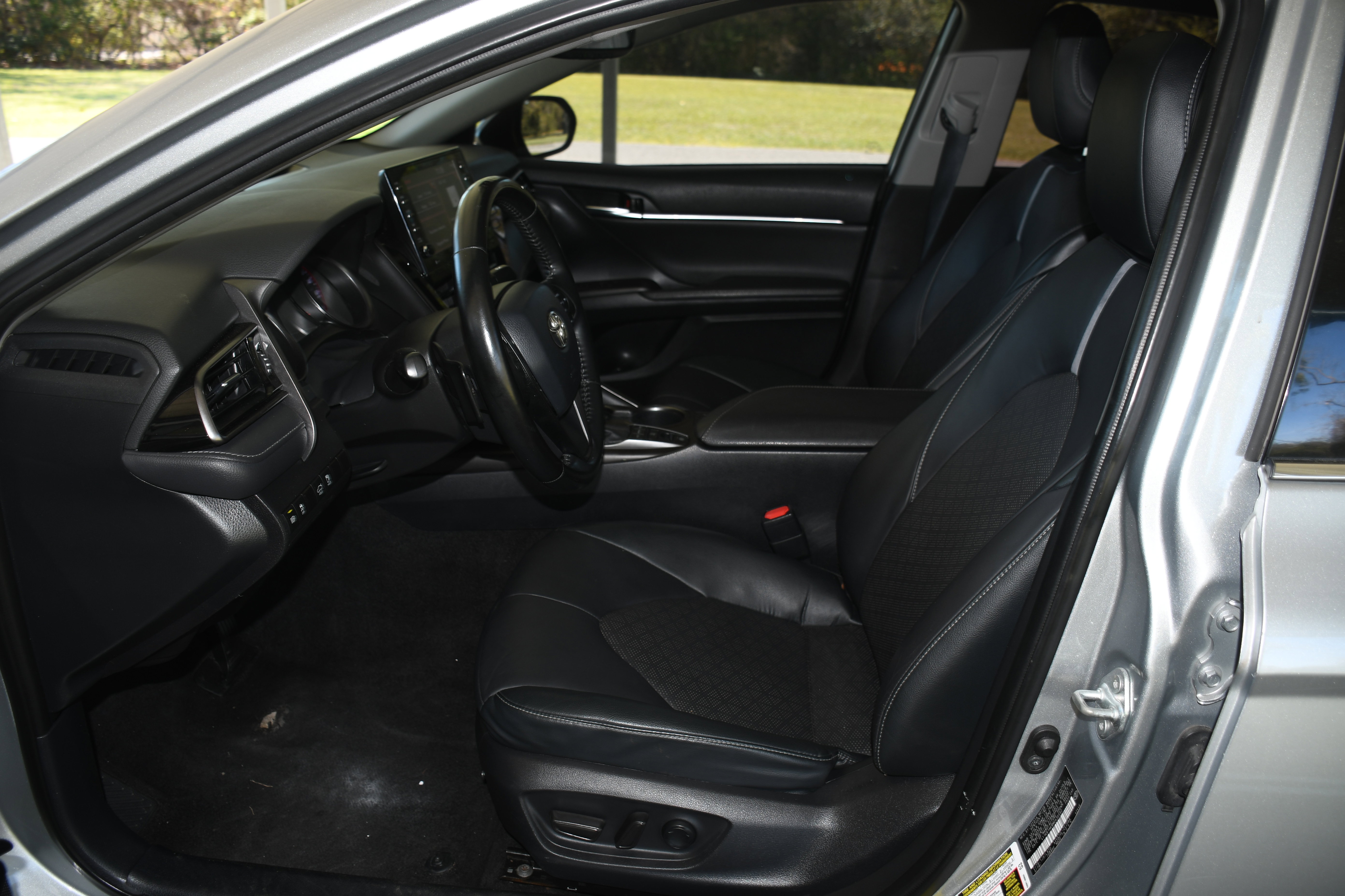 Used 2021 Toyota Camry XSE FWD image 8