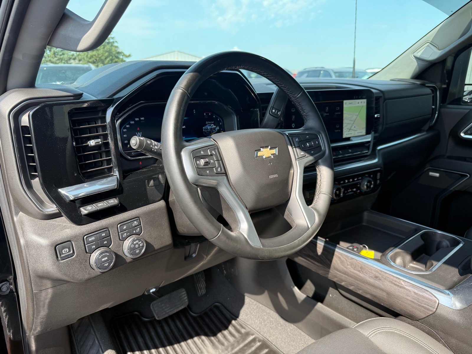 Used 2025 Chevrolet Silverado 2500 LTZ w/ LTZ Premium Package AWD/4WD image 13
