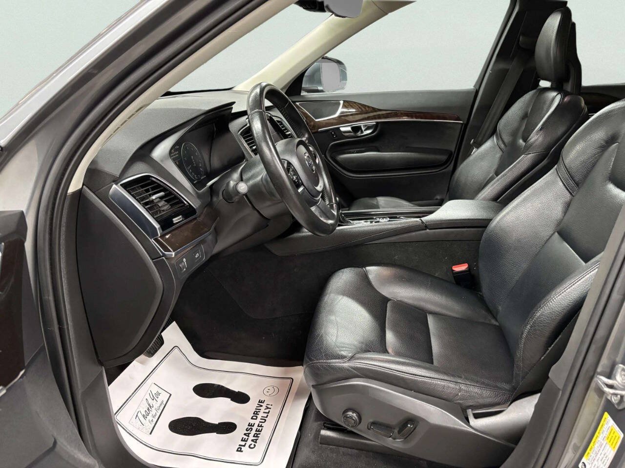 Used 2016 Volvo XC90 T6 Momentum w/ Momentum Plus Package AWD/4WD image 15