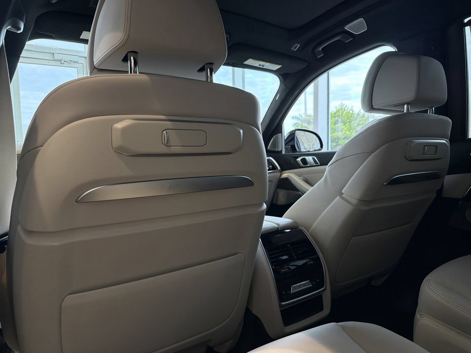 New 2026 BMW ALPINA XB7 AWD/4WD image 13