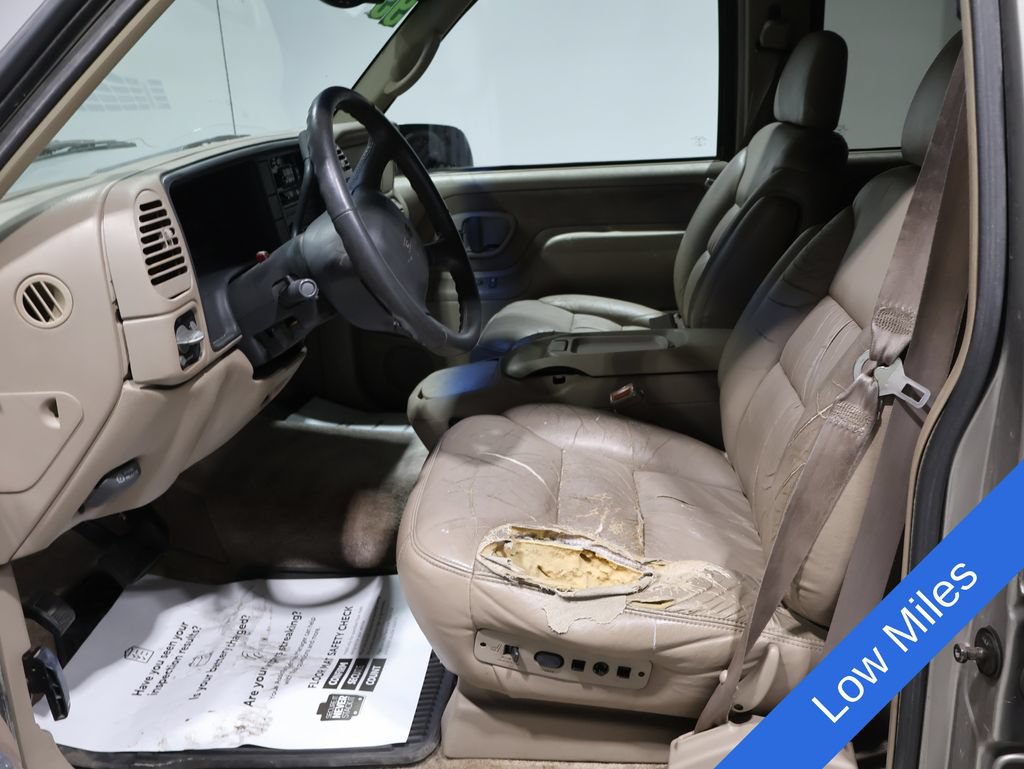 Used 1999 GMC Suburban 4WD w/ Marketing Opt Pkg 3 image 3