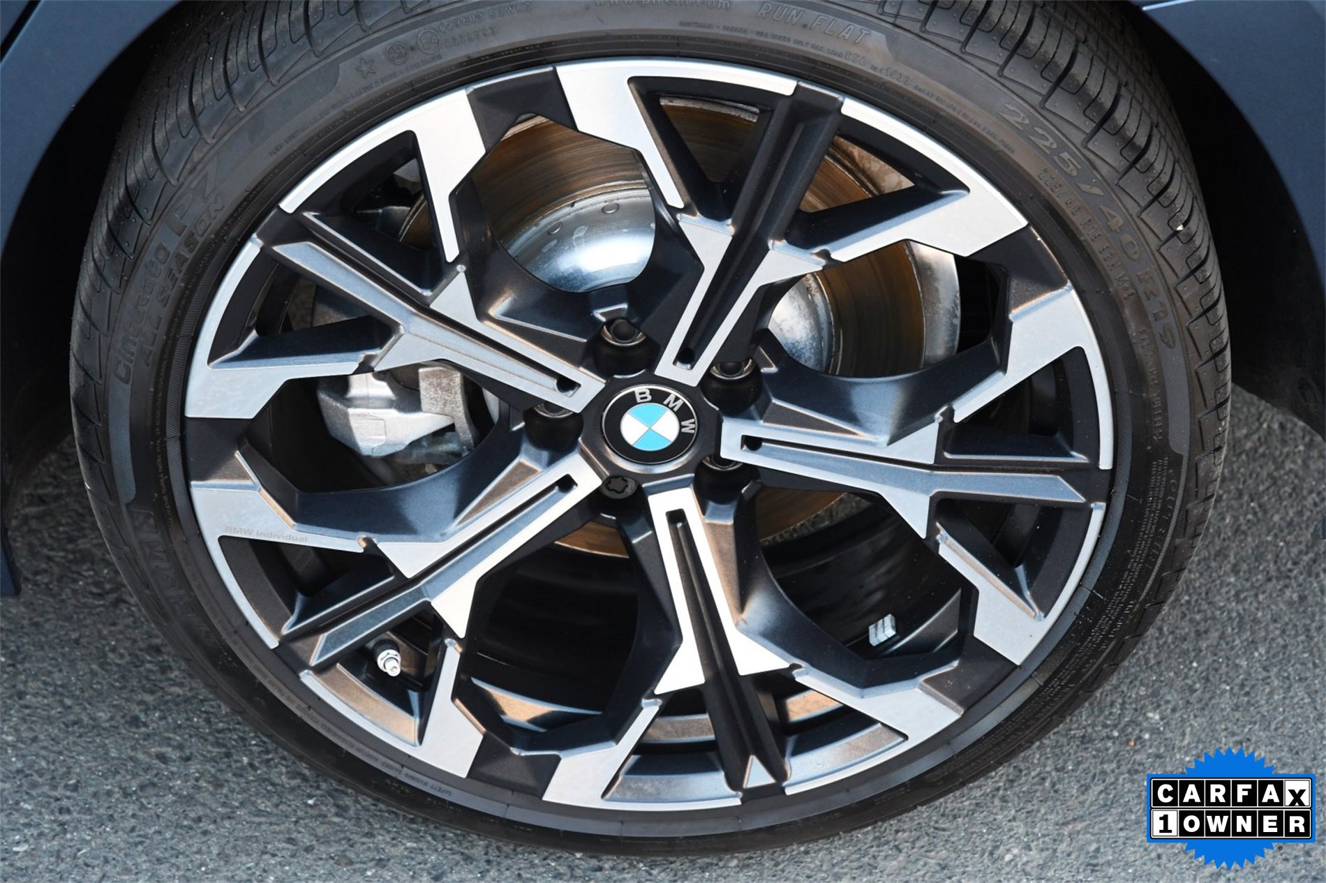 Used 2025 BMW 330i Sedan w/ Convenience Package image 6