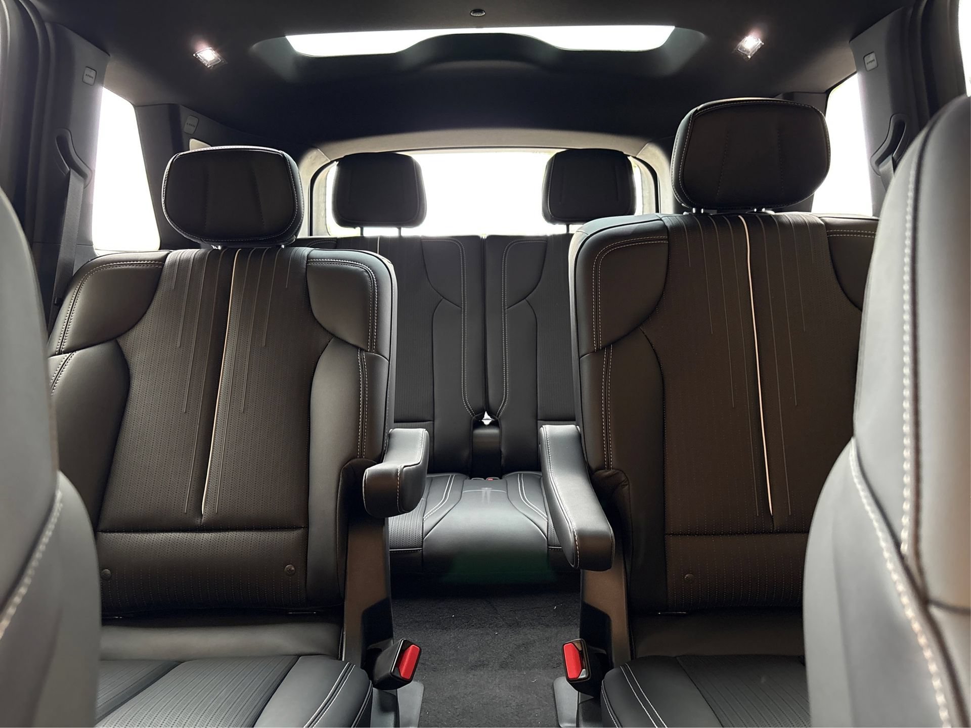 New 2027 Cadillac Vistiq Sport AWD/4WD image 17