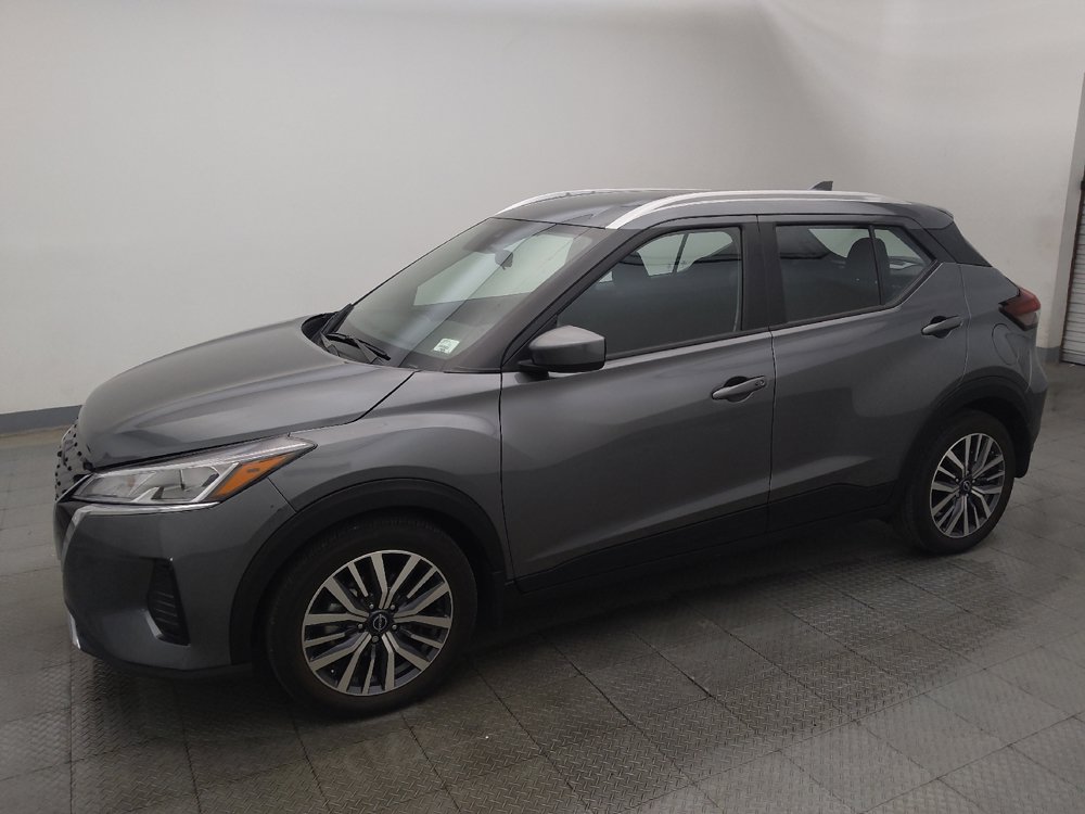 Used 2023 Nissan Kicks SV FWD image 2
